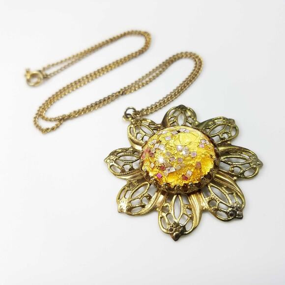 Vintage Flower Pendant Necklace, Lucite Confetti, 1970s Jewelry - Picture 5 of 10